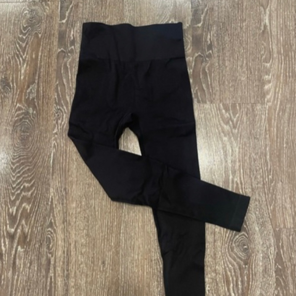 Black leggings